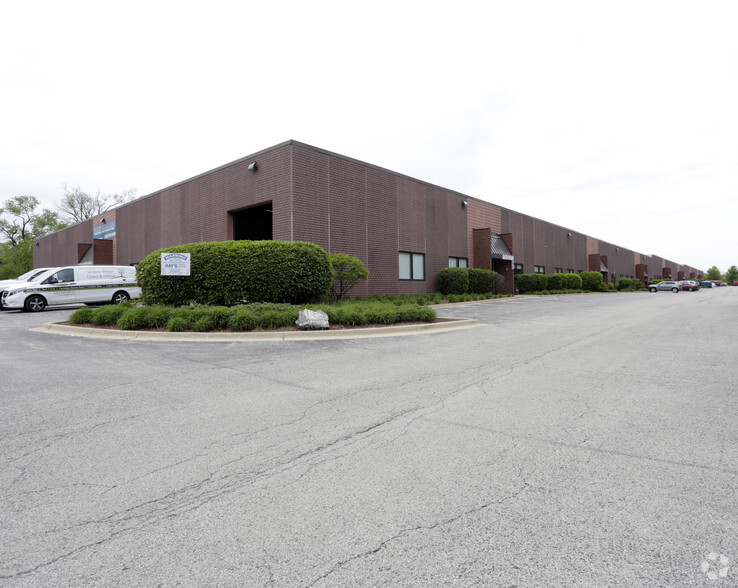 Primary Photo Of 8102 Lemont Rd, Woodridge Warehouse For Lease