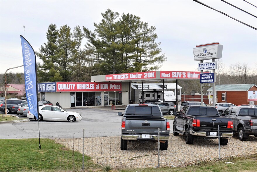 More Photos Of 21 Executive Dr, Crossville Service Station For Sale