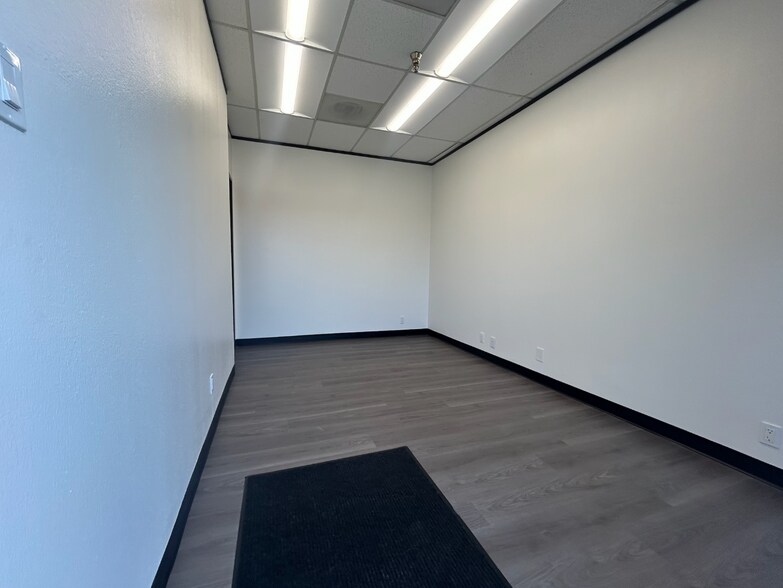 More Photos Of 8601 Jameel Rd, Houston Warehouse For Lease