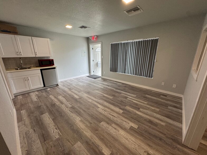 More Photos Of 702 S WC Owen Ave, Clewiston Office Residential For Sale