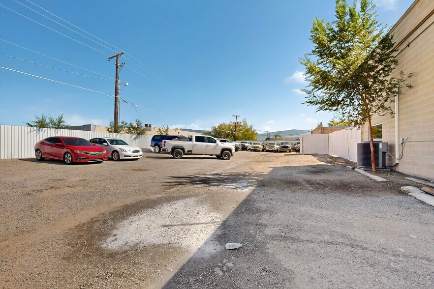More Photos Of 2105 Aztec Rd NE, Albuquerque Warehouse For Sale