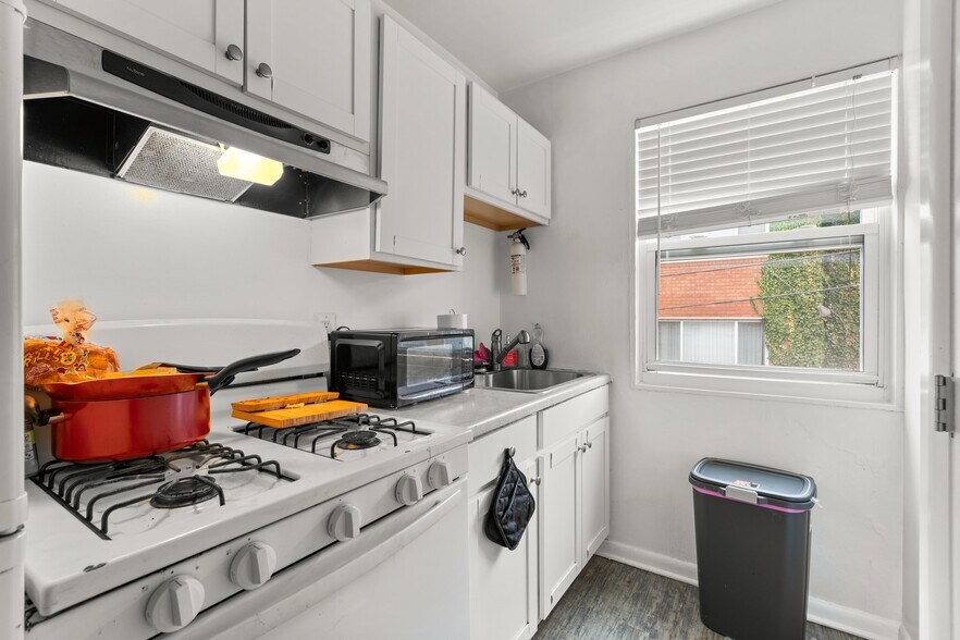 More Photos Of 129 Yuma St SE, Washington Apartments For Sale