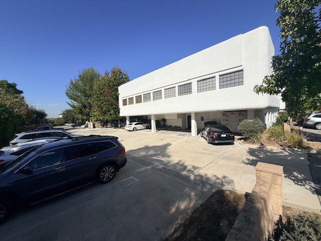 More Photos Of 540 E Foothill Blvd, San Dimas Loft Creative Space For Lease