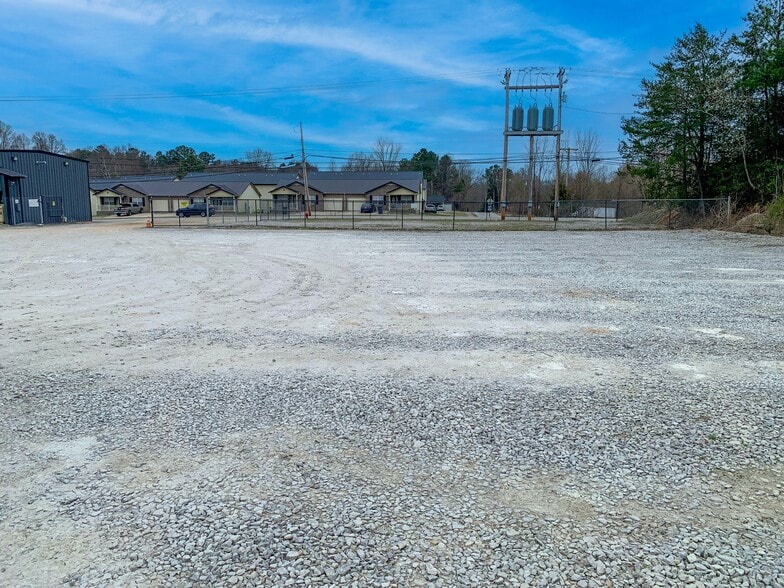 More Photos Of 909 Broad St, Cookeville Land For Lease
