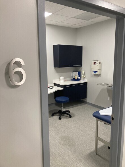 More Photos Of 6637 Gunn Hwy, Tampa Medical For Lease