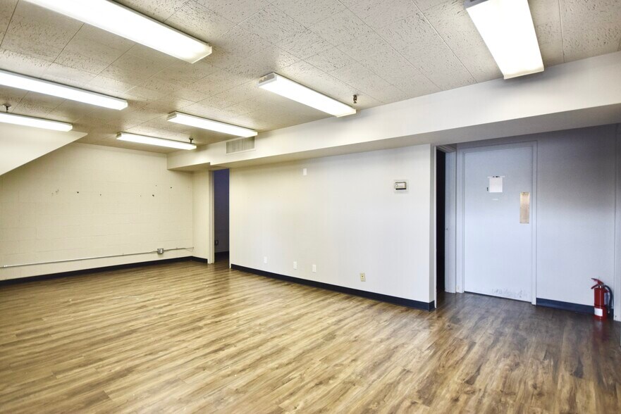 More Photos Of 2801 SE 9th St, Portland Warehouse For Lease