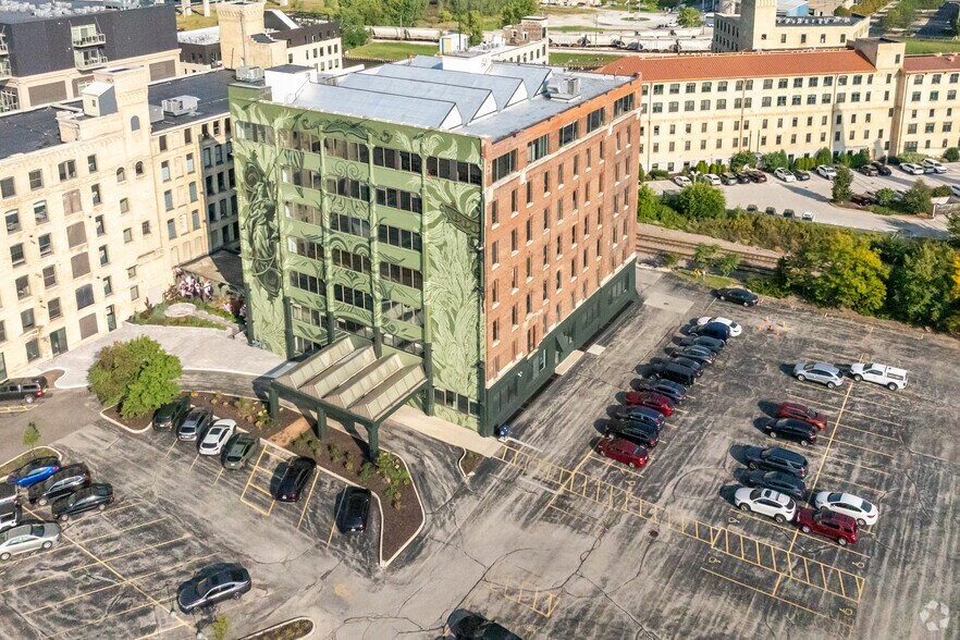 More Photos Of 600 W Virginia St, Milwaukee Office For Lease