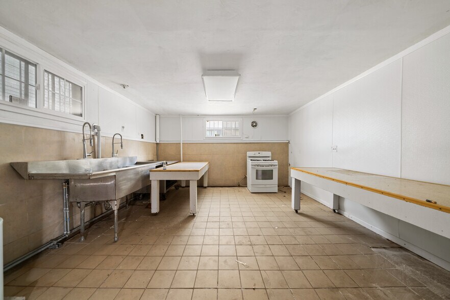 More Photos Of 2832 34th St, Sacramento Religious Facility For Sale