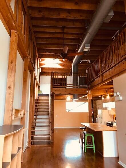 Primary Photo Of 1310-1324 Oakton St, Evanston Office For Lease