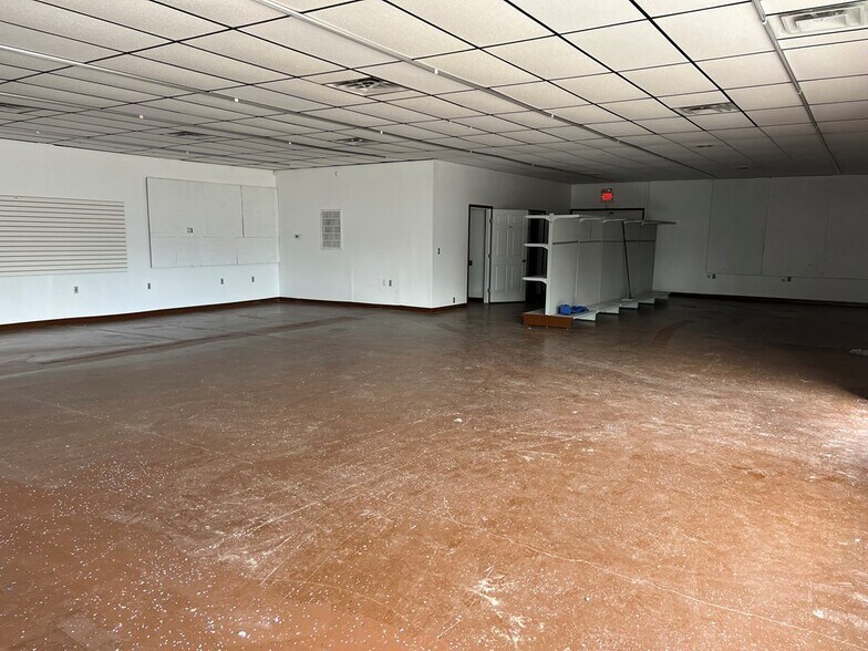 More Photos Of 2477 Elmira St, Sayre Storefront For Sale