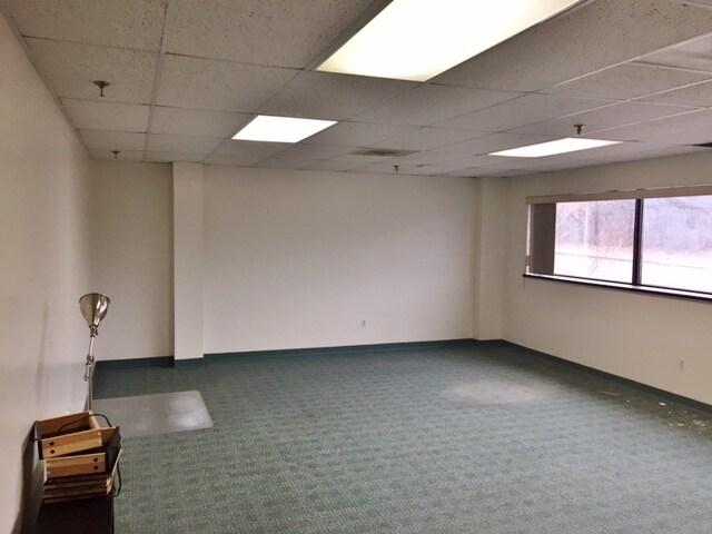 More Photos Of 45 Connair Rd, Orange Light Manufacturing For Lease