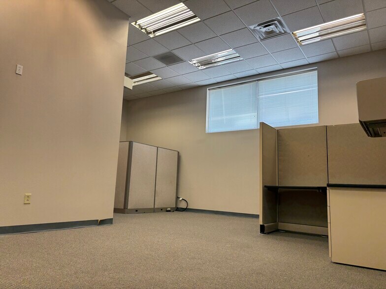 More Photos Of 2343 N Main St, Pearland Storefront Retail Office For Lease