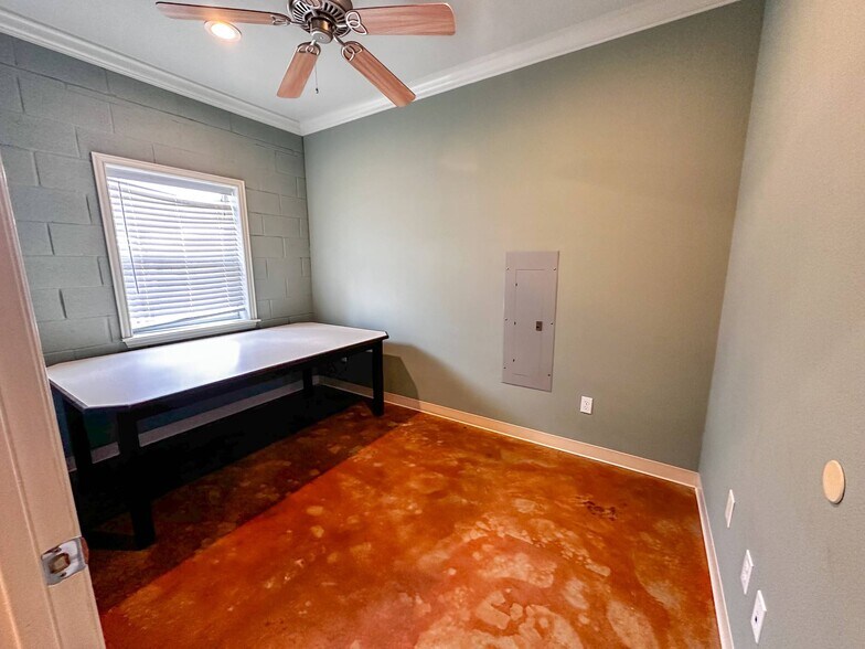 More Photos Of 5677 TX-276, Royse City Office For Lease