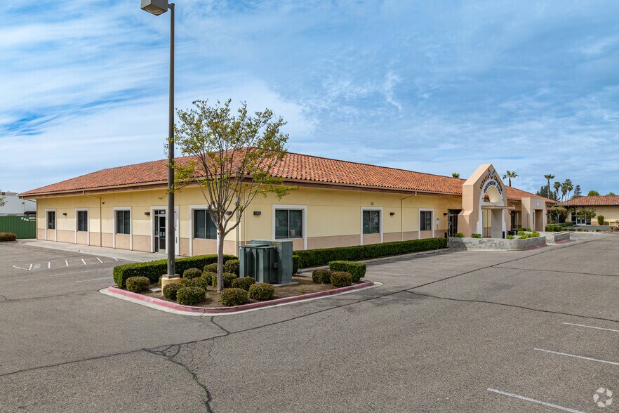More Photos Of 649 S County Center Dr, Visalia Office For Sale