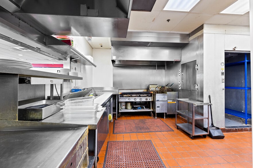 More Photos Of 5701 W Monee Manhattan Rd, Monee Freestanding For Lease