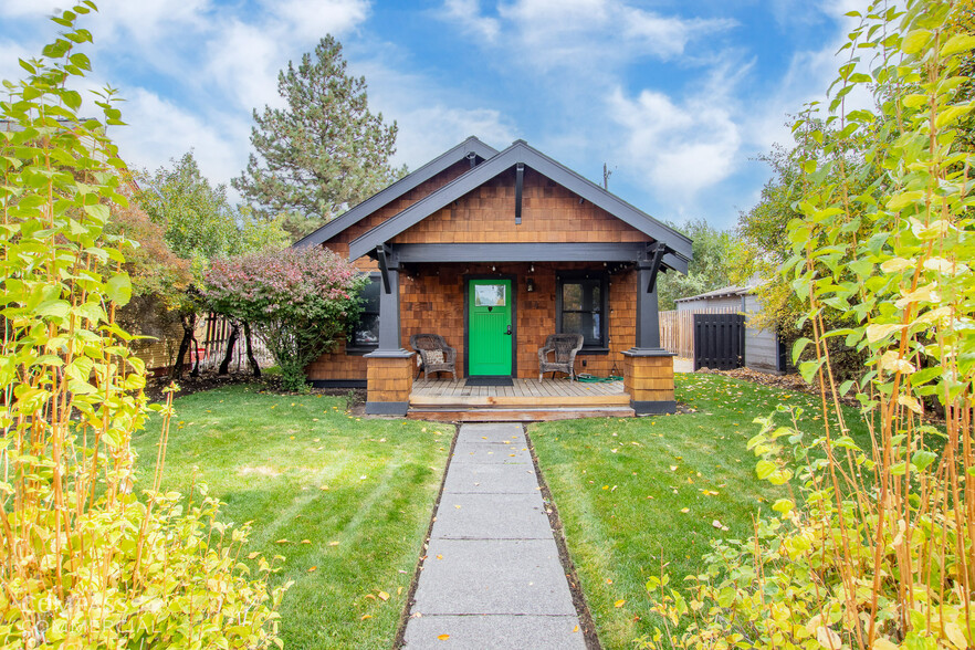 Primary Photo Of 324 NW Hill St, Bend Freestanding For Sale