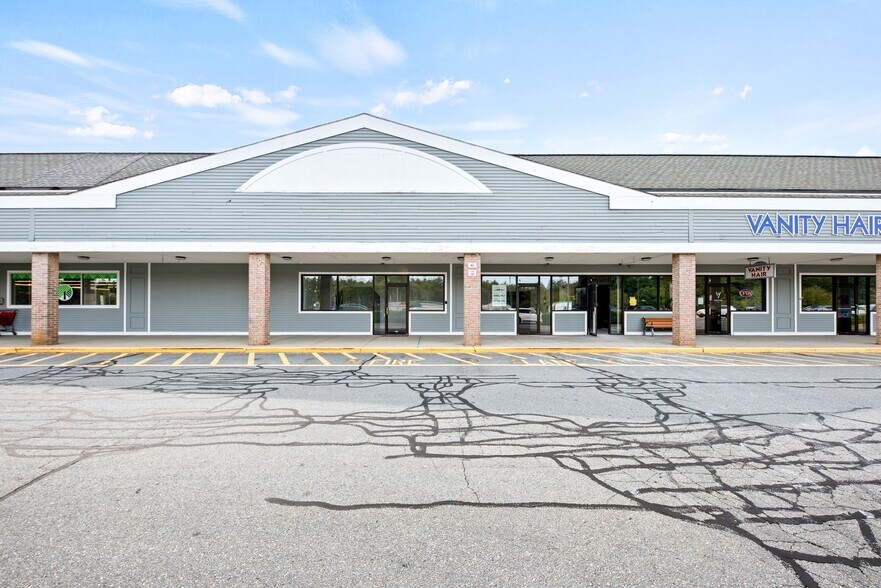 More Photos Of 160 N Main St, Carver Freestanding For Lease