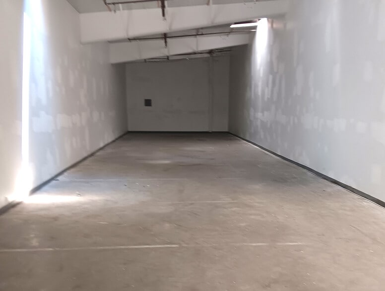 More Photos Of 18020 S Broadway, Gardena Warehouse For Lease