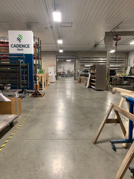 More Photos Of 8635 Hollander Dr, Franksville Manufacturing For Lease