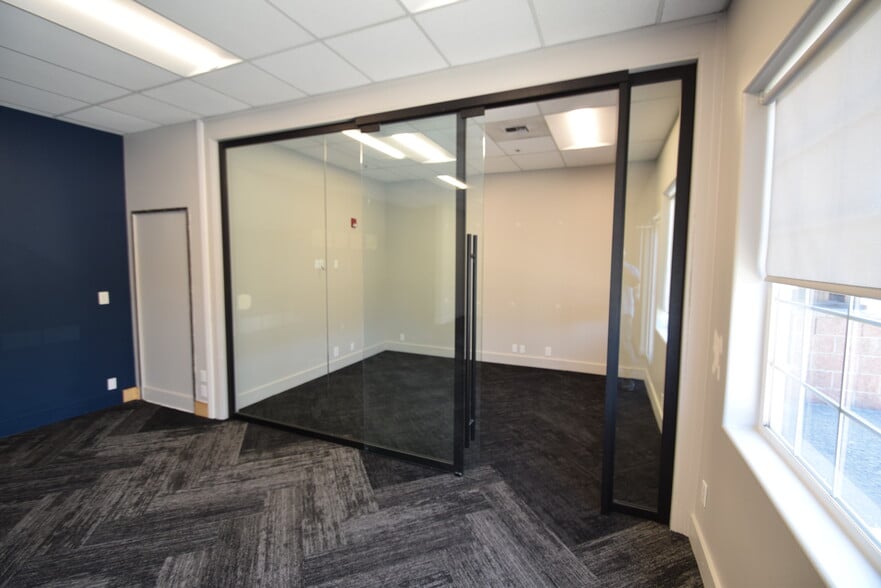 More Photos Of 150 SW Scalehouse Loop, Bend Light Manufacturing For Lease