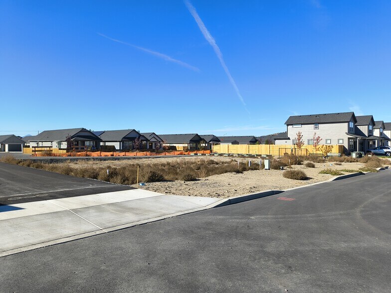 More Photos Of 3237 NW 8th St, Redmond Land For Sale