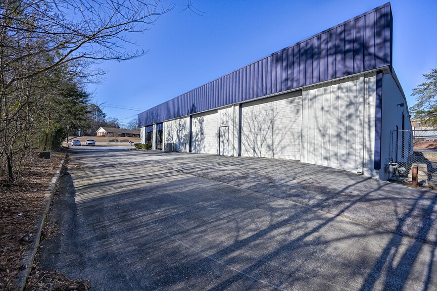 More Photos Of 4664 Lawrenceville Hwy NW, Lilburn Freestanding For Sale