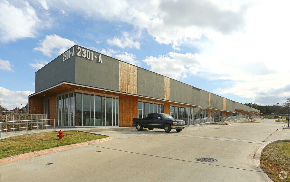 More Photos Of 2301 E Riverside Dr, Austin Storefront Retail Office For Lease