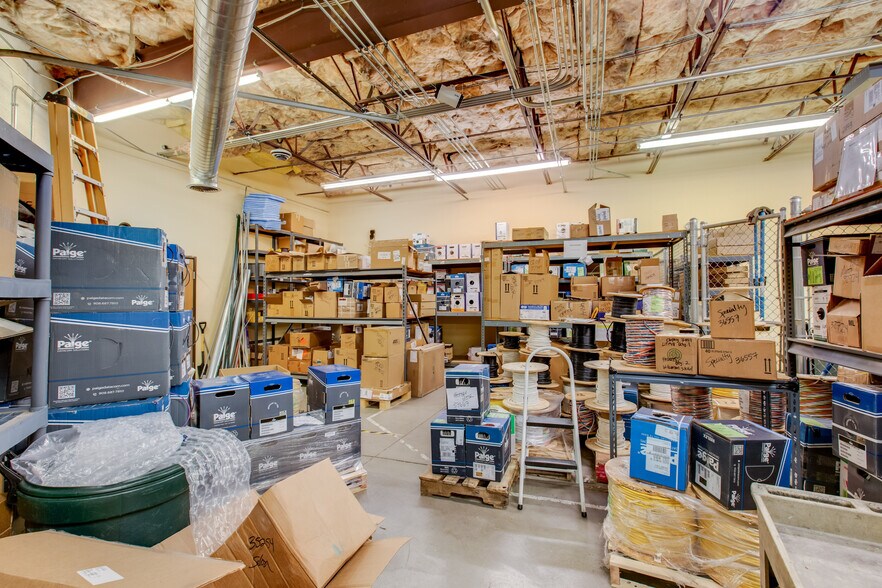 More Photos Of 7399 S Tucson Way, Centennial Flex For Lease