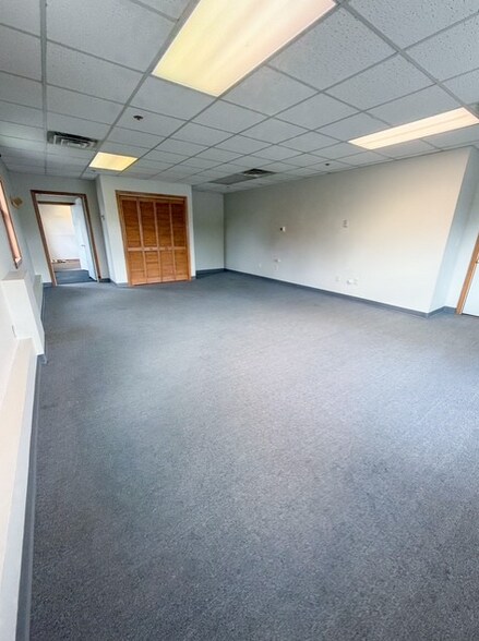 More Photos Of 241 Main St, Townsend Office Residential For Lease