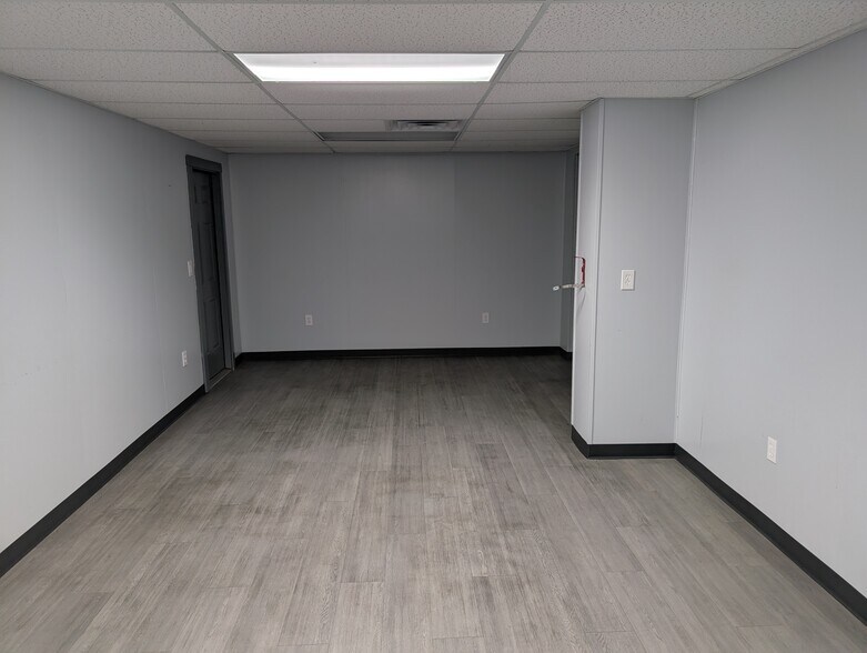 More Photos Of 4089 Pepperell Way, Dublin Manufacturing For Lease