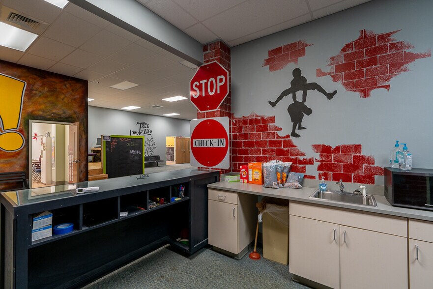 More Photos Of 1701 Westchester Dr, High Point Religious Facility For Sale