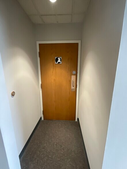 More Photos Of 34 Depot St, Pittsfield Medical For Lease