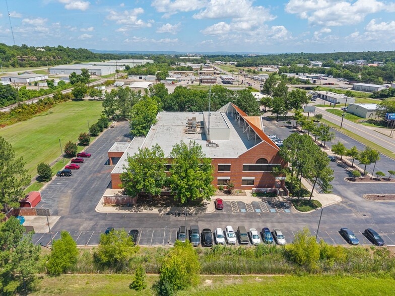More Photos Of 3600 Wheeler Ave, Fort Smith Office For Sale