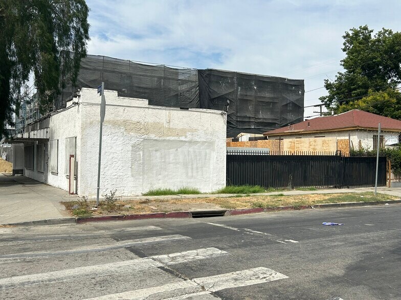 More Photos Of 8122 Avalon Blvd, Los Angeles Storefront Retail Residential For Lease