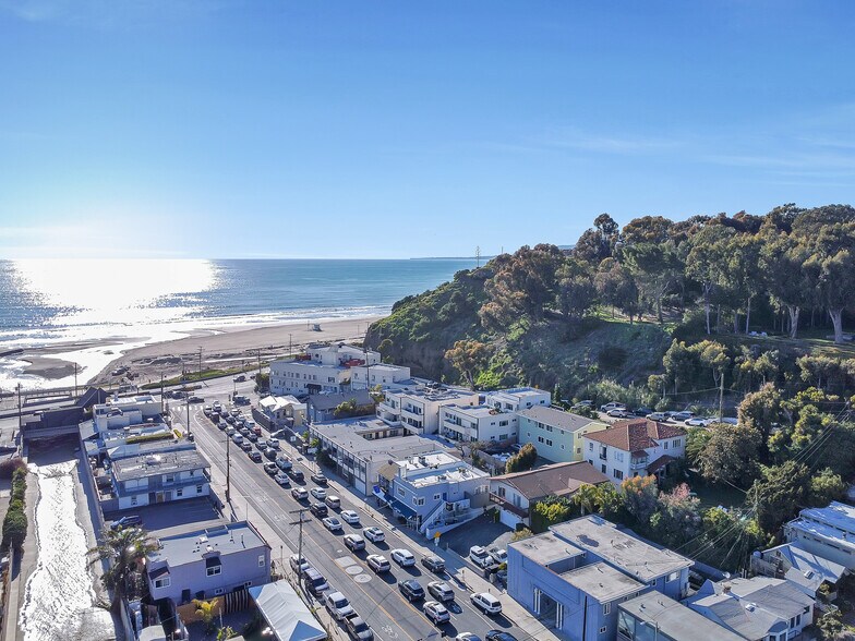 More Photos Of 153-157 W Channel Rd, Santa Monica Apartments For Sale