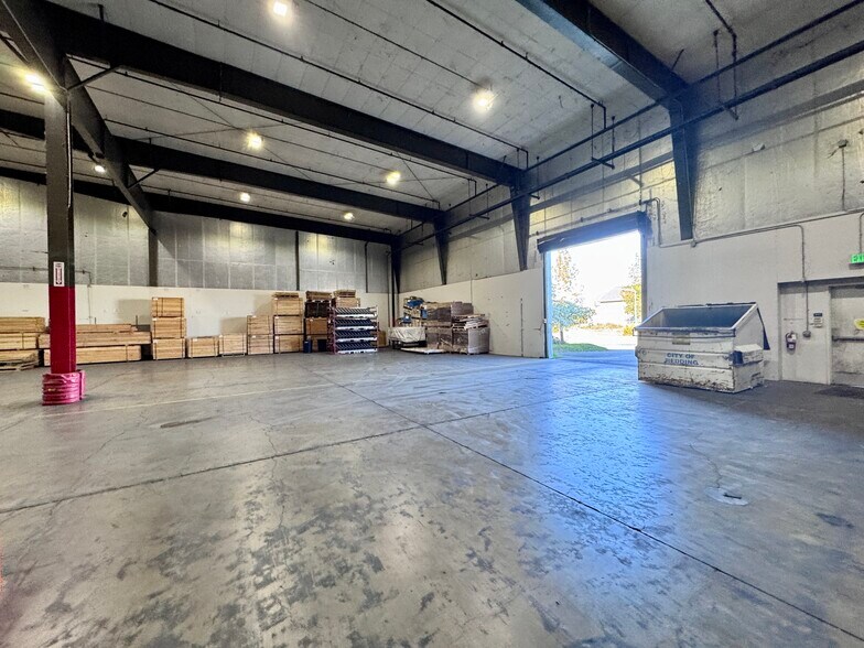 More Photos Of 4300-4356 Caterpillar Rd, Redding Manufacturing For Sale