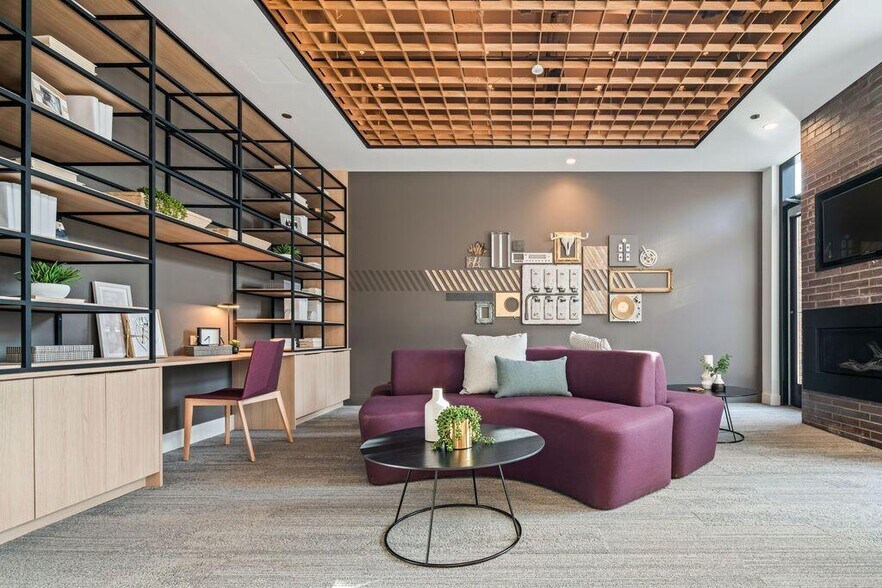 More Photos Of 730 N Milwaukee Ave, Chicago Apartments For Lease