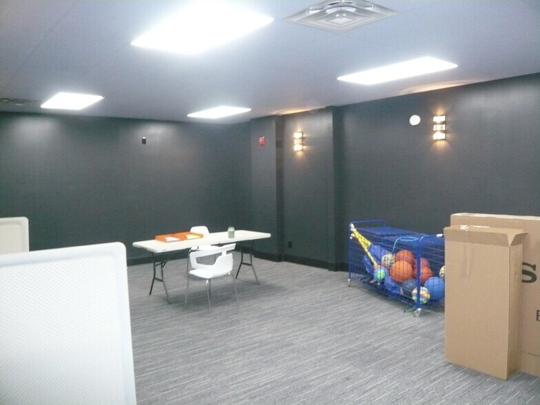 More Photos Of 1842 Webster Ave, Bronx Office For Lease