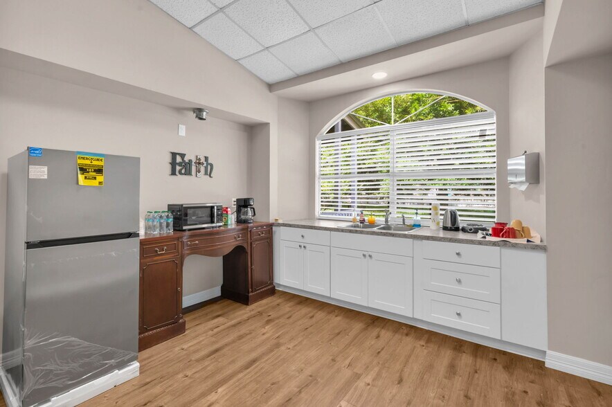More Photos Of 22830 Fritz Ln, Spring Office Residential For Lease