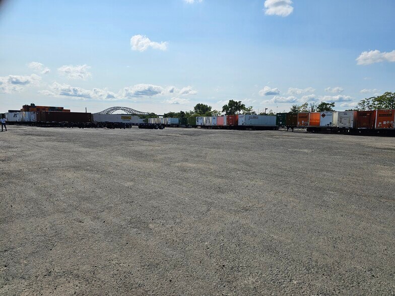 More Photos Of 921 Delancy St, Newark Land For Sale