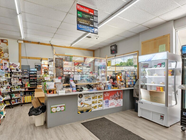 More Photos Of 721 Fremont St, Kiel Service Station For Sale