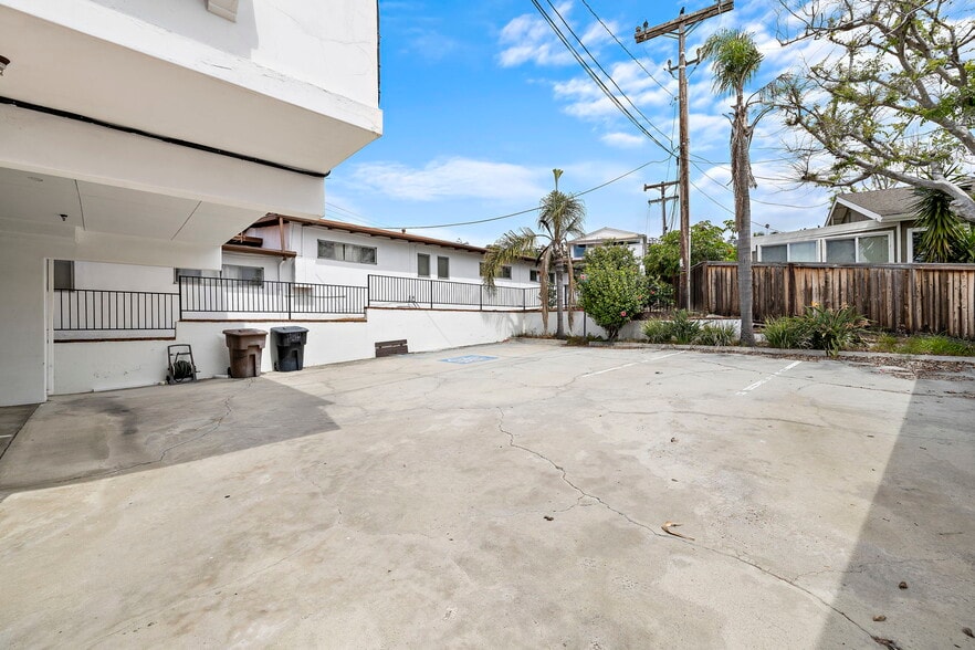 More Photos Of 2011 S El Camino Real, San Clemente Freestanding For Sale