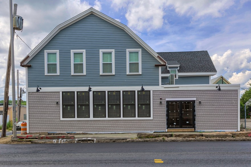 Primary Photo Of 374 Rantoul St, Beverly Fast Food For Lease