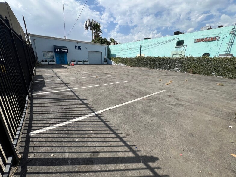 More Photos Of 1116 W 24th St, Los Angeles Warehouse For Lease
