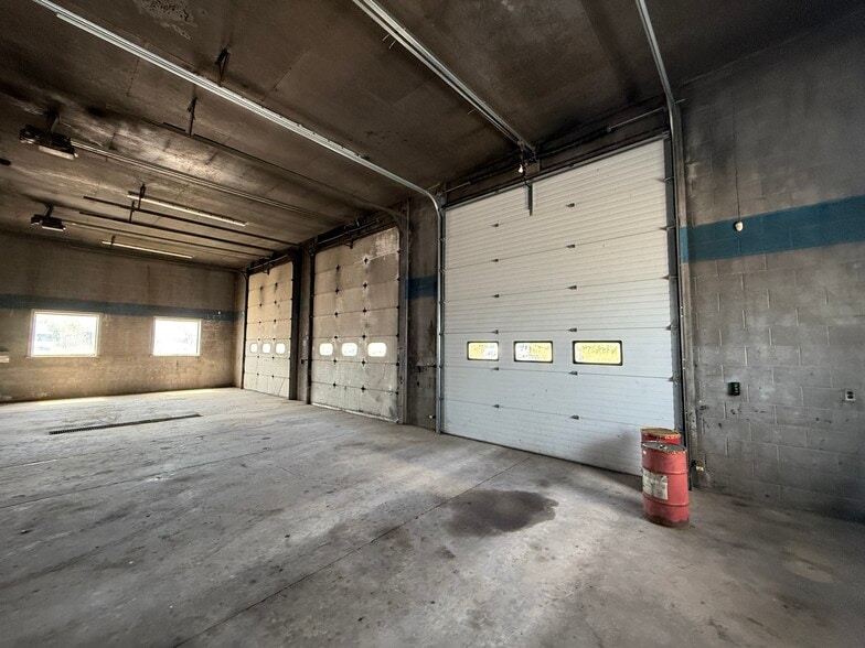 More Photos Of 2675 Nodular Dr, Saginaw Distribution For Sale