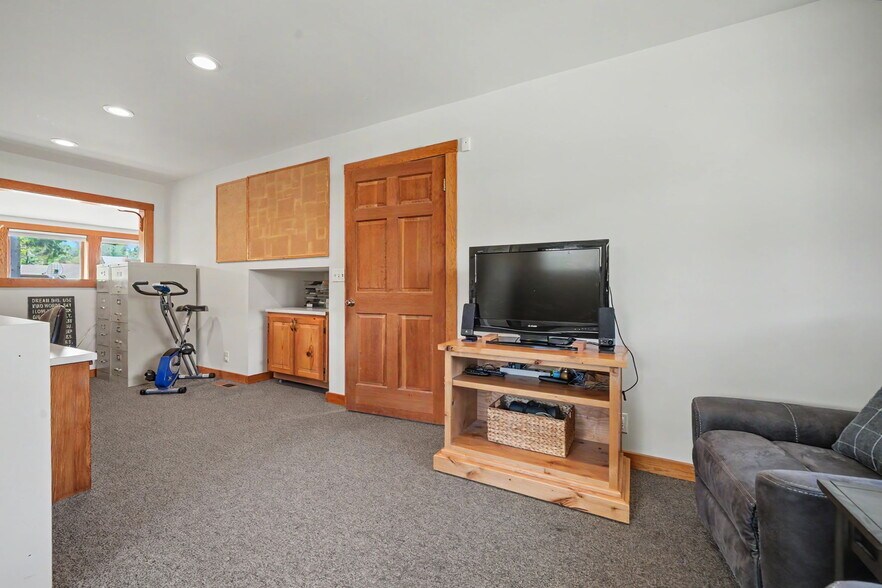 More Photos Of 21376 Consolation St, Volcano Specialty For Sale