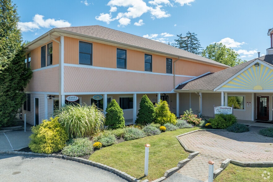 More Photos Of 100 Quarry Rd, Hamburg Medical For Lease