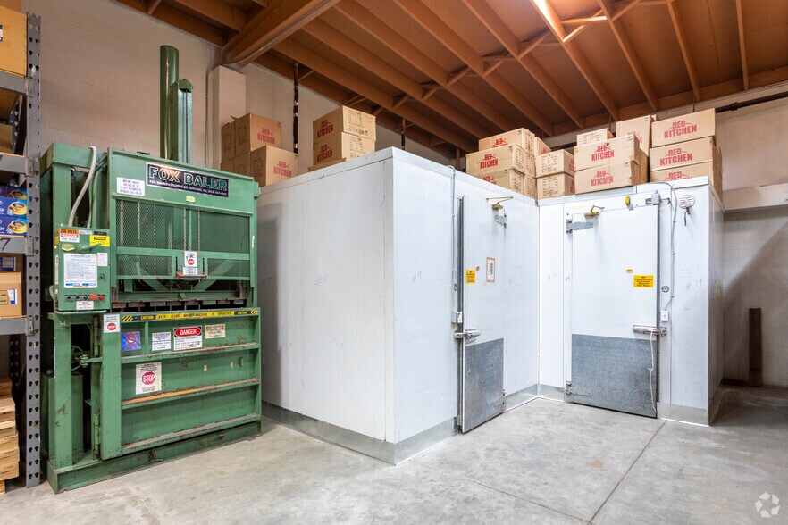 More Photos Of 1701 30th St, Bakersfield Freestanding For Sale