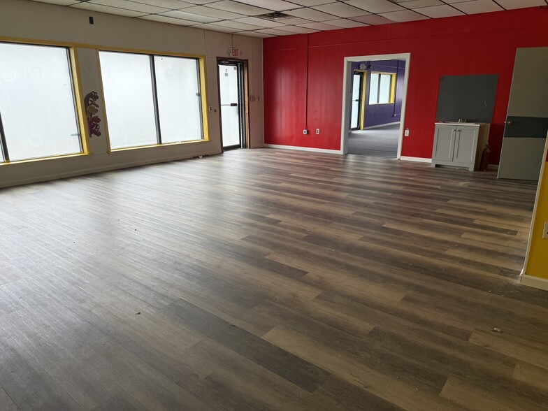More Photos Of 201-211 Kates Blvd, Millville Freestanding For Lease