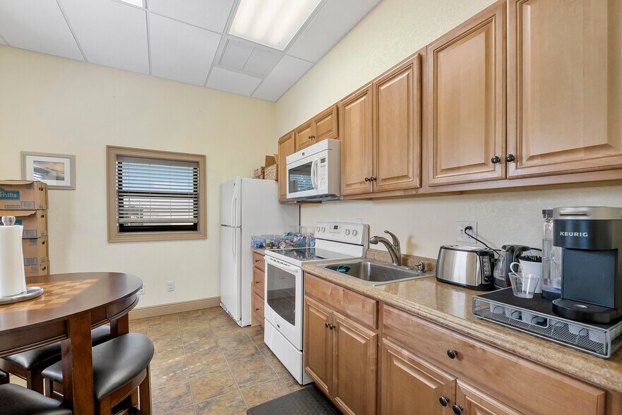 More Photos Of 1133 53rd Ct N, Mangonia Park Warehouse For Sale